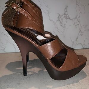 Brand new brown heels
